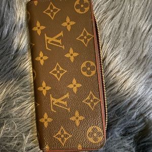 AUTHENTIC LOUIS VUITTON WALLET, lightly used .. no box!